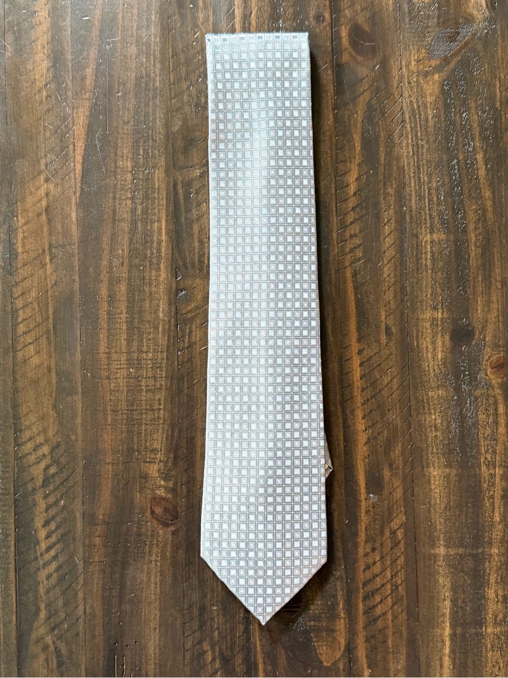 Calvin Klein Men’s 100% Silk Necktie Silver Blue Geometric Square Pattern Tie